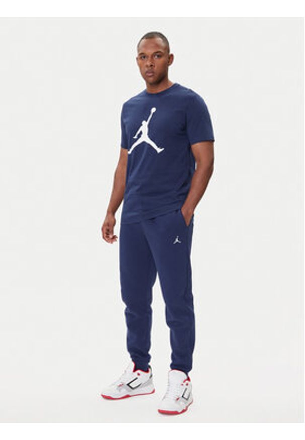Nike T-Shirt CJ0921 414 Czarny Regular Fit. Kolor: czarny. Materiał: bawełna