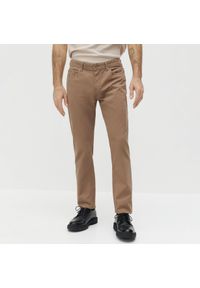 Reserved - Bawełniane spodnie slim fit - Beżowy. Kolor: beżowy. Materiał: bawełna #1