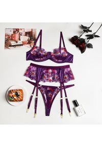 Intica - Komplet bielizny z koronką i kwiatowym wzorem Walda. Kolor: fioletowy. Materiał: koronka. Wzór: kwiaty, koronka #1