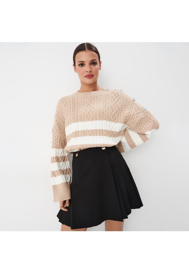 Mohito - Sweter w paski - Beżowy. Kolor: beżowy. Wzór: paski