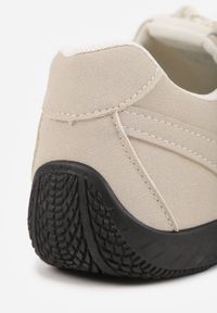 Born2be - Beżowe Sneakersy Ozdobione Przeszyciami i Podwójnym Sznurowaniem Coraera. Okazja: na co dzień. Zapięcie: sznurówki. Kolor: beżowy. Materiał: materiał, jeans. Wzór: aplikacja #4