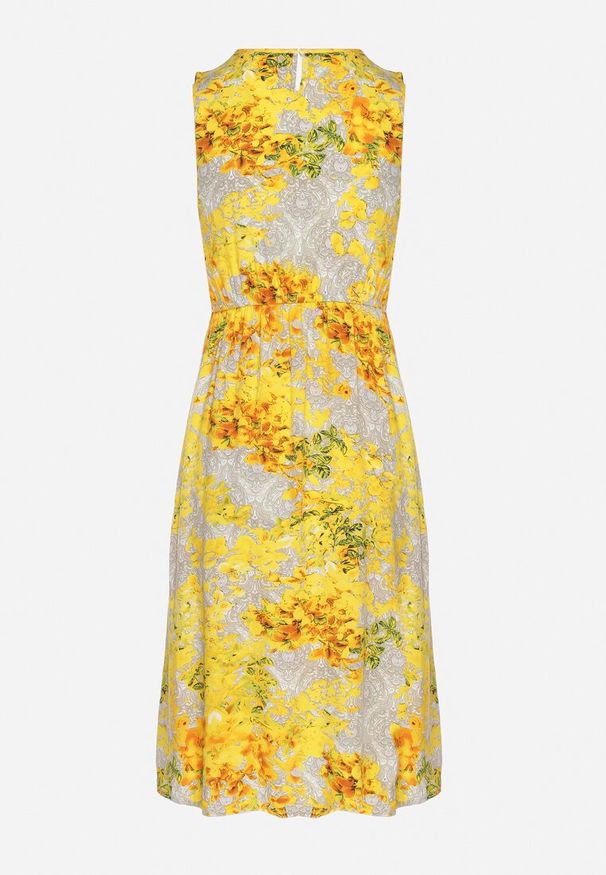 Born2be - Żółta Sukienka w Kwiaty o Rozkloszowanym Kroju na Szerokich Ramiączkach Naivoriel. Okazja: na co dzień. Typ kołnierza: dekolt w serek. Kolor: żółty. Materiał: zamsz. Długość rękawa: na ramiączkach. Wzór: kwiaty. Typ sukienki: rozkloszowane. Styl: casual, elegancki