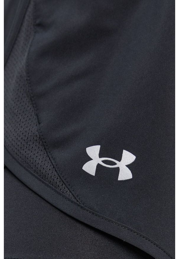 Under Armour - Szorty. Okazja: na co dzień. Kolor: czarny. Materiał: tkanina. Wzór: gładki. Styl: casual