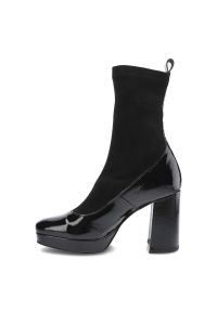 Czarne Botki Damskie Simen Modne Eleganckie Buty. Kolor: czarny. Materiał: lakier. Szerokość cholewki: normalna. Obcas: na obcasie. Styl: elegancki. Wysokość obcasa: średni