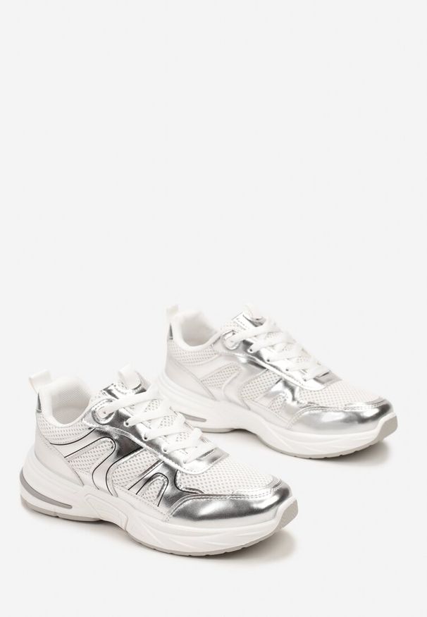 Born2be - Srebrne Buty Sportowe z Metalicznymi Wstawkami i Siateczką Pareli. Kolor: biały. Wzór: aplikacja