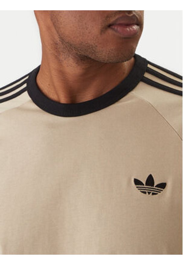 Adidas - adidas T-Shirt 3-Stripes KE7964 Beżowy Regular Fit. Kolor: beżowy. Materiał: bawełna