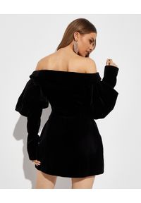 MARIANNA SENCHINA - Czarna sukienka z odkrytymi ramionami. Kolor: czarny. Długość rękawa: długi rękaw. Typ sukienki: z odkrytymi ramionami. Długość: mini #5