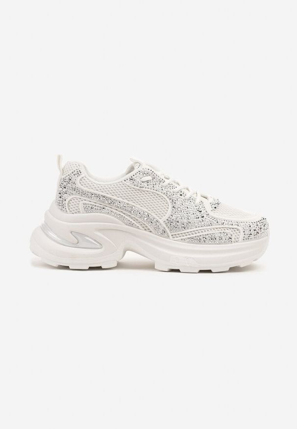 Renee - Białe Sneakersy na Platformie Ozdobione Cyrkoniami Luria. Okazja: na co dzień. Nosek buta: okrągły. Kolor: biały. Materiał: jeans. Wzór: aplikacja. Obcas: na platformie