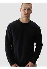 4f - 4F Bluza dresowa nierozpinana bez kaptura męska - czarna S. Okazja: na co dzień. Typ kołnierza: bez kaptura. Kolor: czarny. Materiał: dresówka. Wzór: gładki, ze splotem. Styl: sportowy, klasyczny, casual