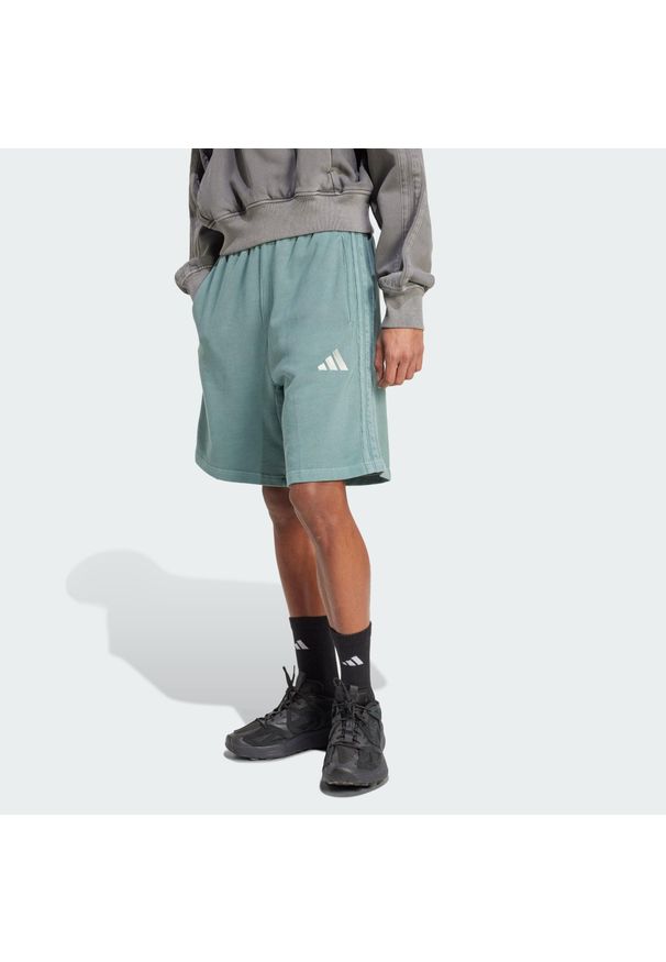 Adidas - Szorty ALL SZN French Terry Washed 8 Inch. Kolor: niebieski. Materiał: materiał