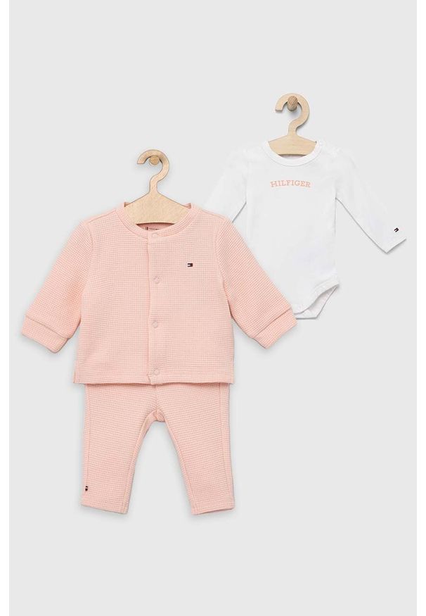 TOMMY HILFIGER - Tommy Hilfiger komplet niemowlęcy. Kolor: różowy. Materiał: bawełna, materiał, dzianina