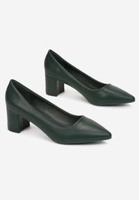Born2be - Zielone Czółenka Bealuen. Nosek buta: szpiczasty. Kolor: zielony. Wzór: bez wzorów, gładki. Obcas: na obcasie. Styl: klasyczny, elegancki. Wysokość obcasa: średni #2