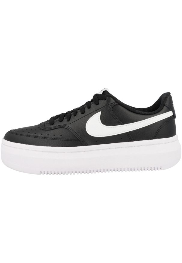 Tenisówki Nike Model Court Vision Alta Ltr Kolor Czarny. Zapięcie: rzepy. Kolor: czarny. Materiał: materiał, skóra, tkanina, syntetyk. Szerokość cholewki: normalna. Model: Nike Court. Sport: turystyka piesza