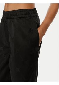 Hugo Spodnie materiałowe Hacelia-1 50518017 Czarny Relaxed Fit. Kolor: czarny. Materiał: syntetyk