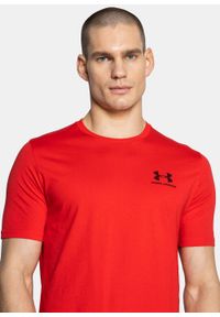 Koszulka Under Armour Sportstyle Left Chest SS (1326799-600). Kolor: czerwony. Sport: fitness
