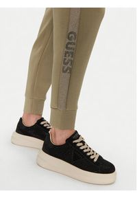 Guess Spodnie dresowe W5RB00 KBYE2 Zielony Regular Fit. Kolor: zielony. Materiał: syntetyk