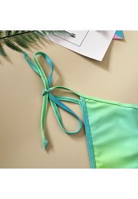 Intica - bikini tie-dye plażowe z regulowanymi sznurkami Hwaja. Kolor: zielony. Materiał: materiał. Długość: długie. Wzór: kolorowy #2