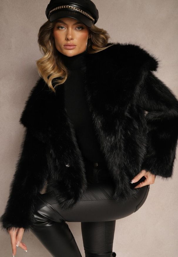 Renee - Czarna Elegancka Kurtka Futerko z Kołnierzem Vertirida. Okazja: na co dzień, na spacer. Kolor: czarny. Materiał: futro. Sezon: zima. Styl: elegancki