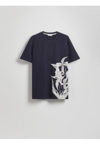 Reserved - T-shirt comfort z nadrukiem - granatowy. Kolor: niebieski. Materiał: bawełna, dzianina. Wzór: nadruk