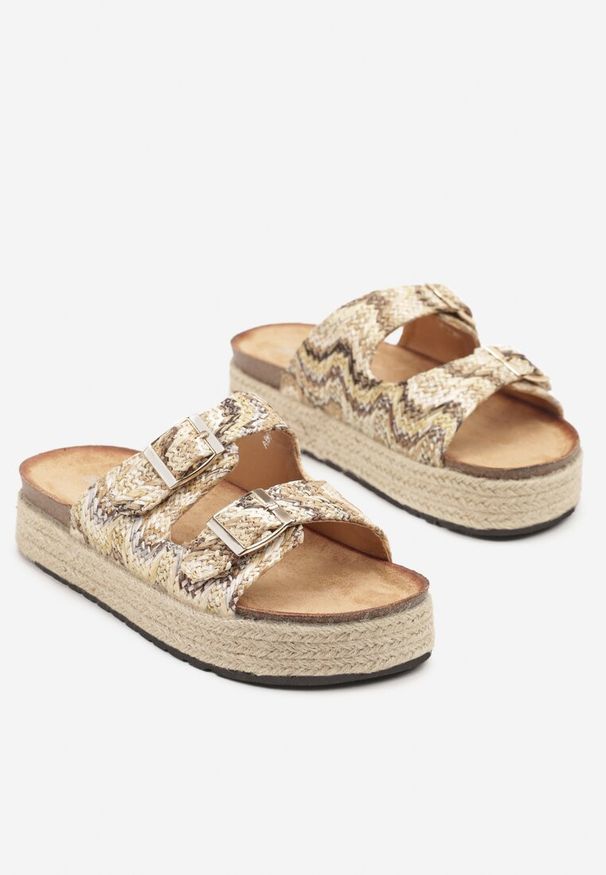 Renee - Beżowe Klapki na Platformie z Plecionką Cholewką i Klamrami Kallne. Okazja: na spacer. Kolor: beżowy. Materiał: jeans. Sezon: lato. Obcas: na platformie. Styl: boho