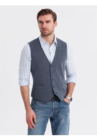 Ombre Clothing - Dopasowana elegancka męska kamizelka ze strukturalnej dzianiny – granatowa V1. Okazja: na co dzień. Kolor: niebieski. Materiał: dzianina. Wzór: melanż, jednolity. Styl: elegancki #6