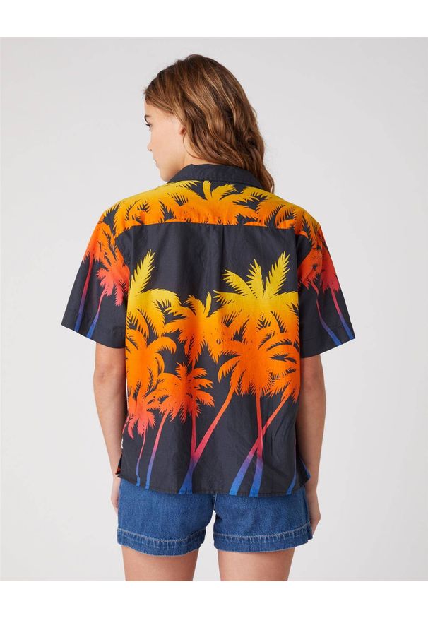 Wrangler - DAMSKA KOSZULA Z KRÓTKIM RĘKAWEM WRANGLER CUBAN SHIRT FADED BLACK W5R36SXV6 112130308. Długość rękawa: krótki rękaw. Długość: krótkie