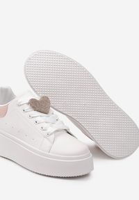 Born2be - Biało-Różowe Sneakersy Caius. Kolor: biały. Materiał: materiał, satyna, skóra ekologiczna. Szerokość cholewki: normalna. Obcas: na platformie #3