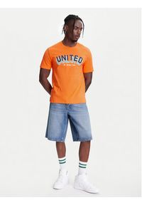 United Colors of Benetton - United Colors Of Benetton T-Shirt 3I1XU1096 Pomarańczowy Regular Fit. Kolor: pomarańczowy. Materiał: bawełna