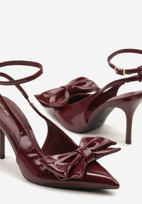 Renee - Bordowe Lakierowane Sandały na Szpilce Vices z Dużą Kokardką Bez Pięty Velozia. Okazja: na studniówkę, na sylwestra, na ślub cywilny, na wesele, do pracy, na spotkanie biznesowe. Zapięcie: sprzączka. Kolor: czerwony. Materiał: lakier. Obcas: na szpilce. Styl: wizytowy, biznesowy, elegancki #4