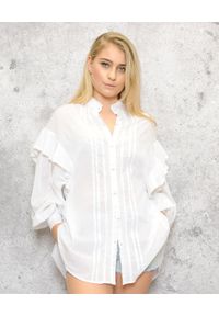 EMMA & GAIA - Biała bawełniana koszula. Kolor: biały. Materiał: bawełna. Długość: długie. Wzór: haft, aplikacja. Styl: sportowy #1