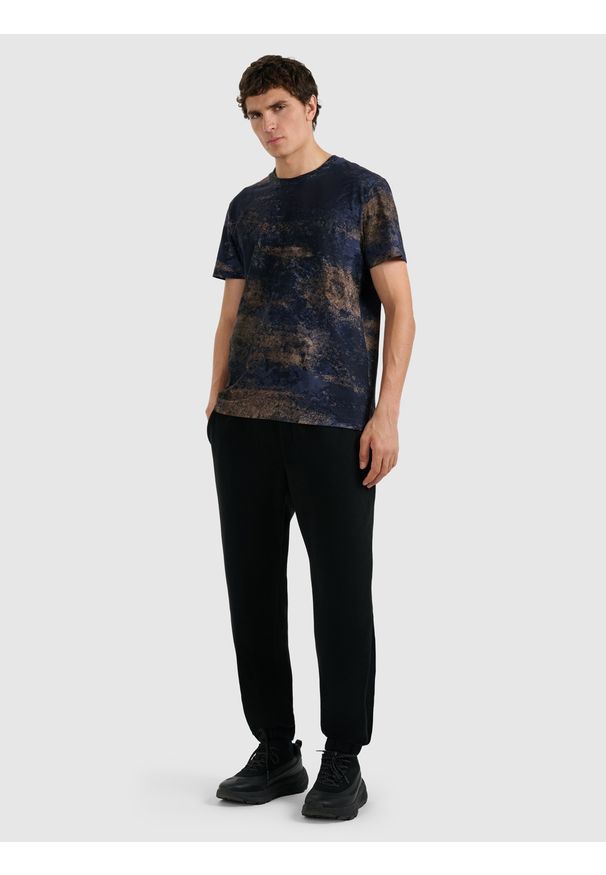 4f - 4F T-shirt regular z nadrukiem męski - multikolor S. Okazja: na co dzień. Kolor: wielokolorowy. Wzór: nadruk. Styl: casual