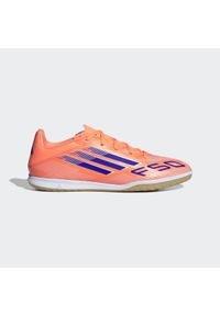Adidas - Buty do piłki nożnej halowej ADIDAS F50 Club Futsal. Kolor: pomarańczowy. Szerokość cholewki: normalna. Sport: piłka nożna