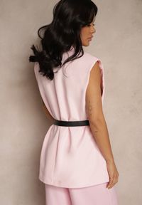 Renee - Różowa Kamizelka Oversize w Garniturowym Stylu z Guzikiem i Paskiem z Klamrą Galazia. Okazja: do pracy, na co dzień. Kolor: różowy. Styl: klasyczny, casual