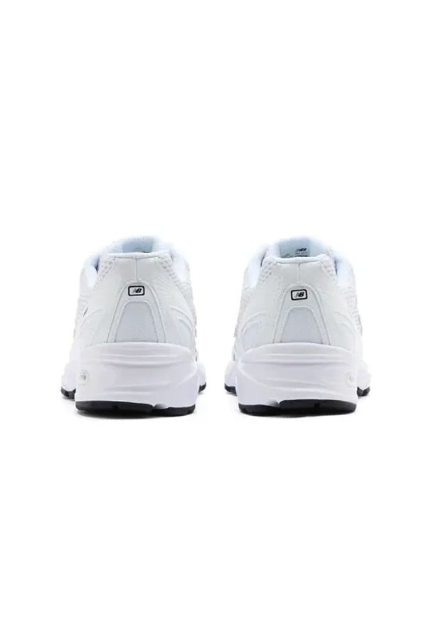 New Balance - NEW BALANCE U740WW2 Sneakersy damskie. Okazja: na co dzień. Kolor: biały. Materiał: syntetyk, guma. Szerokość cholewki: normalna. Sezon: lato