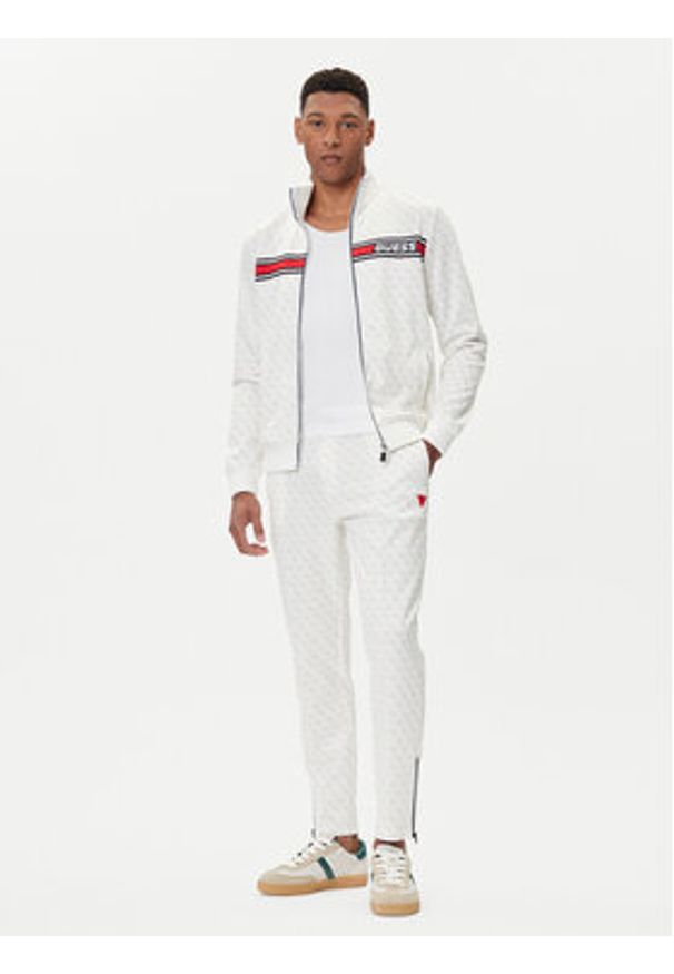 Guess Spodnie dresowe Z2BB05 K7122 Biały Regular Fit. Kolor: biały. Materiał: syntetyk, bawełna