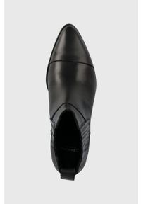 Vagabond Shoemakers botki skórzane MARJA damskie kolor czarny na słupku 5613.001.20. Kolor: czarny. Materiał: skóra. Obcas: na słupku. Wysokość obcasa: średni #5