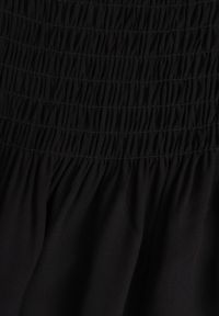 Born2be - Czarna Rozkloszowana Bawełniana Sukienka na Ramiączkach z Gumkami i Falbanką Mevesta. Okazja: na spacer. Typ kołnierza: kołnierz z falbankami, dekolt kwadratowy. Kolor: czarny. Materiał: bawełna. Długość rękawa: na ramiączkach. Sezon: lato. Styl: elegancki, wizytowy #6