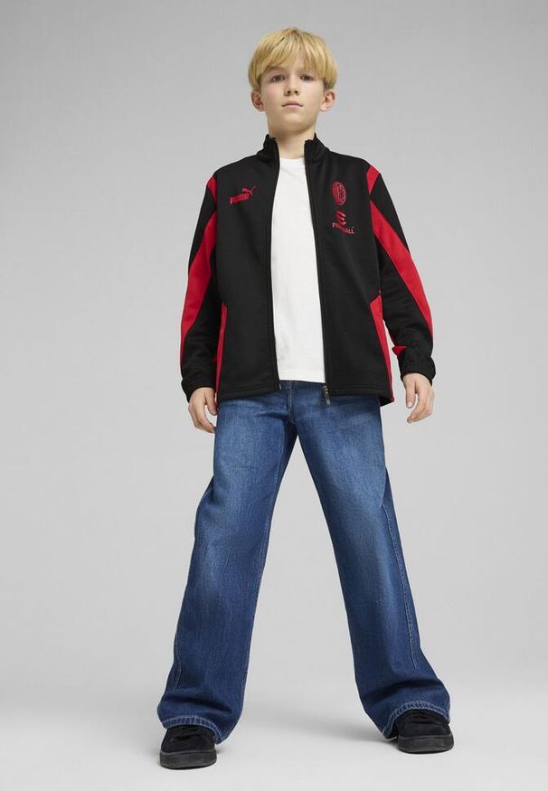 Puma - Młodzieżowa kurtka AC Milan ftblNRGY+ PUMA Black For All Time Red. Okazja: na uczelnię. Kolor: czerwony, czarny, wielokolorowy. Wzór: aplikacja. Styl: młodzieżowy