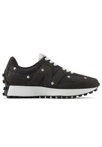Buty damskie New Balance WS327DCB – czarne. Okazja: na co dzień. Kolor: czarny. Materiał: dresówka, zamsz, skóra, guma. Szerokość cholewki: normalna. Sezon: wiosna