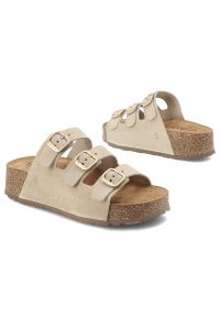 Klapki damskie Yokono, cholewka ze skóry naturalnej odkryty fason trzy regulowane paski z klamrami, beżowe, Wiwi-263. Kolor: beżowy. Materiał: skóra. Wzór: paski #6