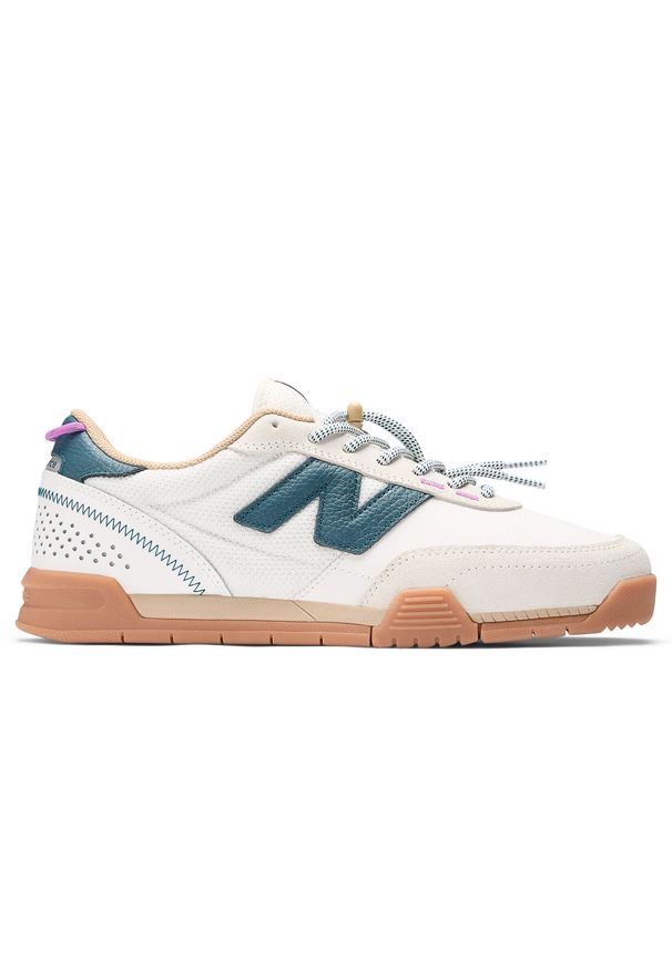 Buty męskie New Balance Numeric NM440WSR – białe. Kolor: biały. Materiał: skóra, dresówka, materiał. Szerokość cholewki: normalna. Sport: skateboard