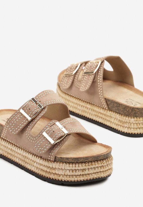 Born2be - Ciemnobeżowe Klapki z Paskami z Klamrami na Platformie z Plecionki Ulrivae. Okazja: na spacer. Nosek buta: otwarty. Kolor: beżowy. Materiał: jeans. Sezon: wiosna, lato. Obcas: na platformie