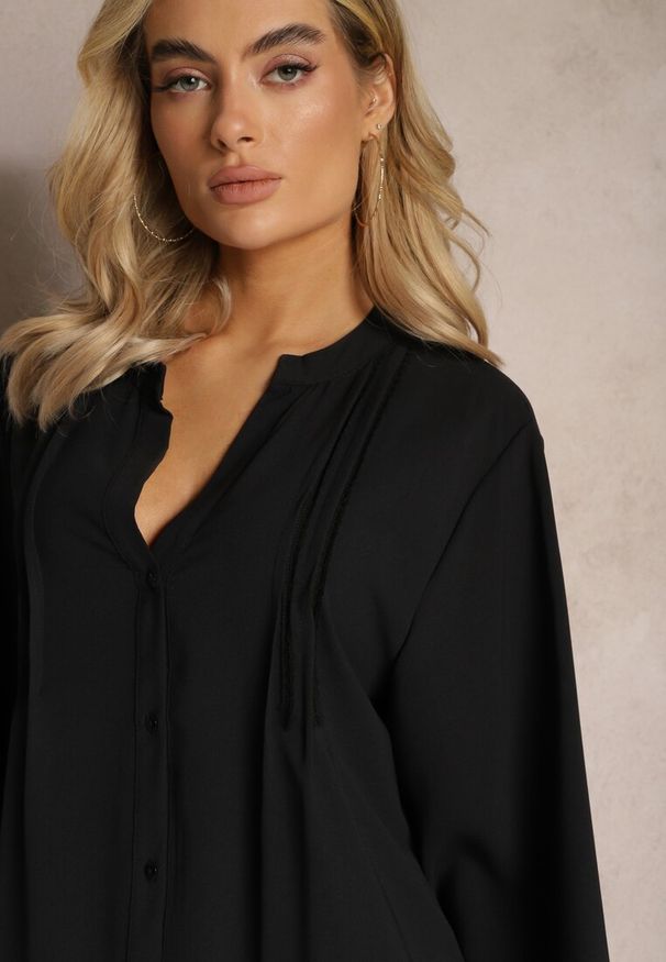 Renee - Czarna Koszulowa Sukienka Mini Galdra. Kolor: czarny. Wzór: aplikacja. Typ sukienki: koszulowe. Długość: mini