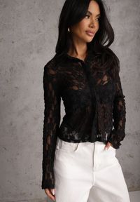 Renee - Czarna Koszula z Kwiatowej Koronki Nevieras. Kolor: czarny. Materiał: koronka. Wzór: kwiaty, koronka. Styl: elegancki, klasyczny #2