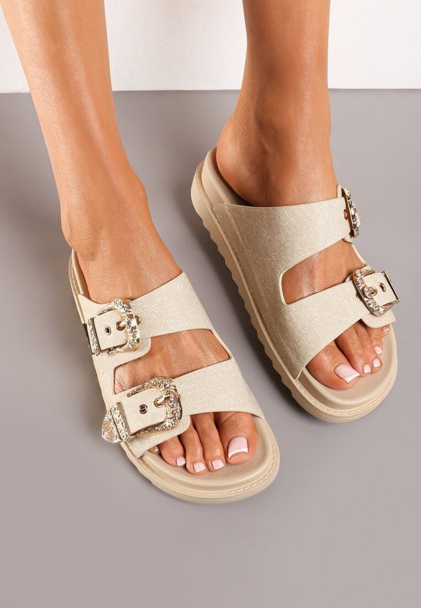 Born2be - Beżowe Płaskie Klapki z Regulowanymi Ozdobnymi Sprzączkami Lamicia. Kolor: beżowy. Materiał: jeans, len. Wzór: aplikacja. Styl: klasyczny