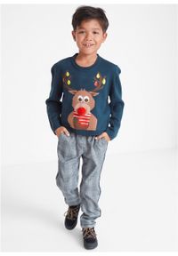 Sweter chłopięcy z bożonarodzeniowym motywem bonprix ciemnoniebieski. Kolor: niebieski. Materiał: materiał, akryl. Wzór: prążki, aplikacja. Styl: elegancki #2