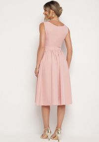 Born2be - Różowa Klasyczna Rozkloszowana Sukienka Vices Tolissela. Okazja: na co dzień. Kolor: różowy. Wzór: aplikacja, gładki. Styl: klasyczny #5