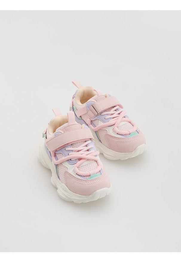 Reserved - Lekkie sneakersy z łączonych materiałów - wielobarwny. Materiał: materiał