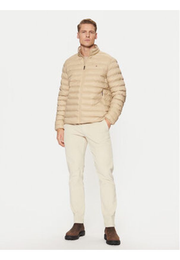 TOMMY HILFIGER - Tommy Hilfiger Kurtka przejściowa MW0MW37634 Beżowy Regular Fit. Kolor: beżowy. Materiał: syntetyk
