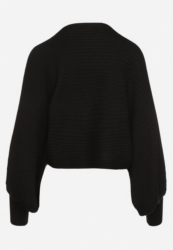 Born2be - Czarny Sweter z Wiskozą Typu Nietoperz Sallindria. Okazja: na co dzień. Kolor: czarny. Materiał: wiskoza. Długość: długie. Styl: elegancki, casual